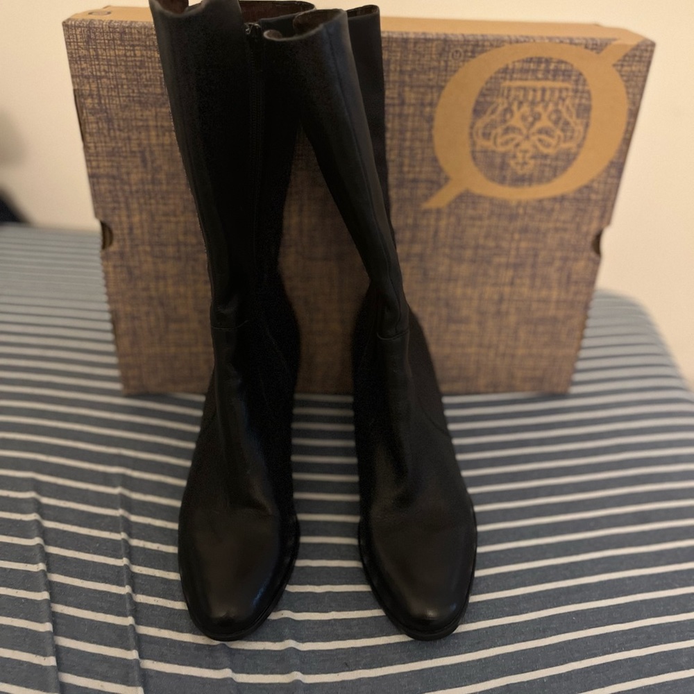 BORN brand new boots